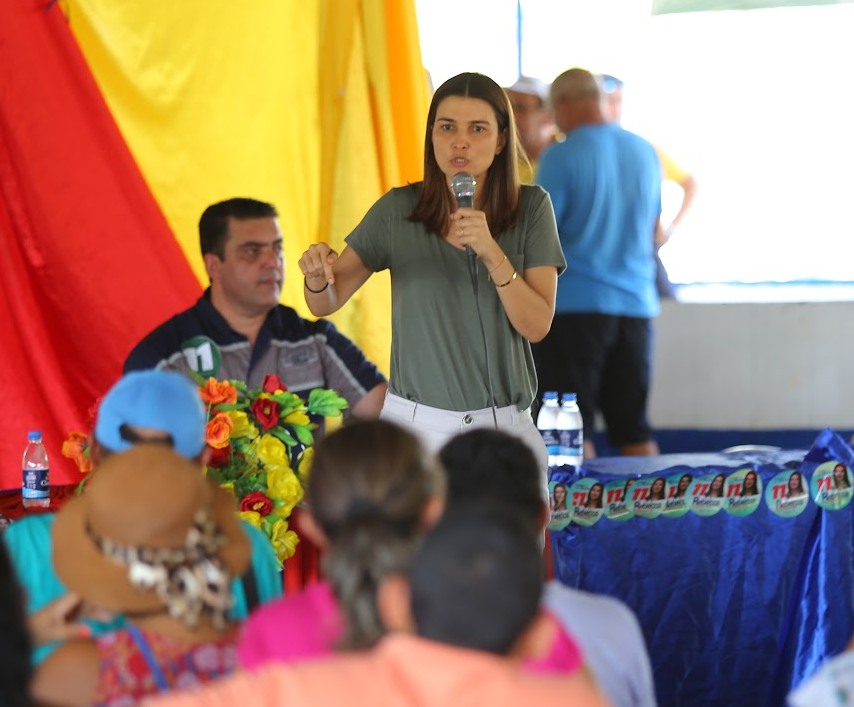 Rebecca Garcia visita municípios e expõe prioridades