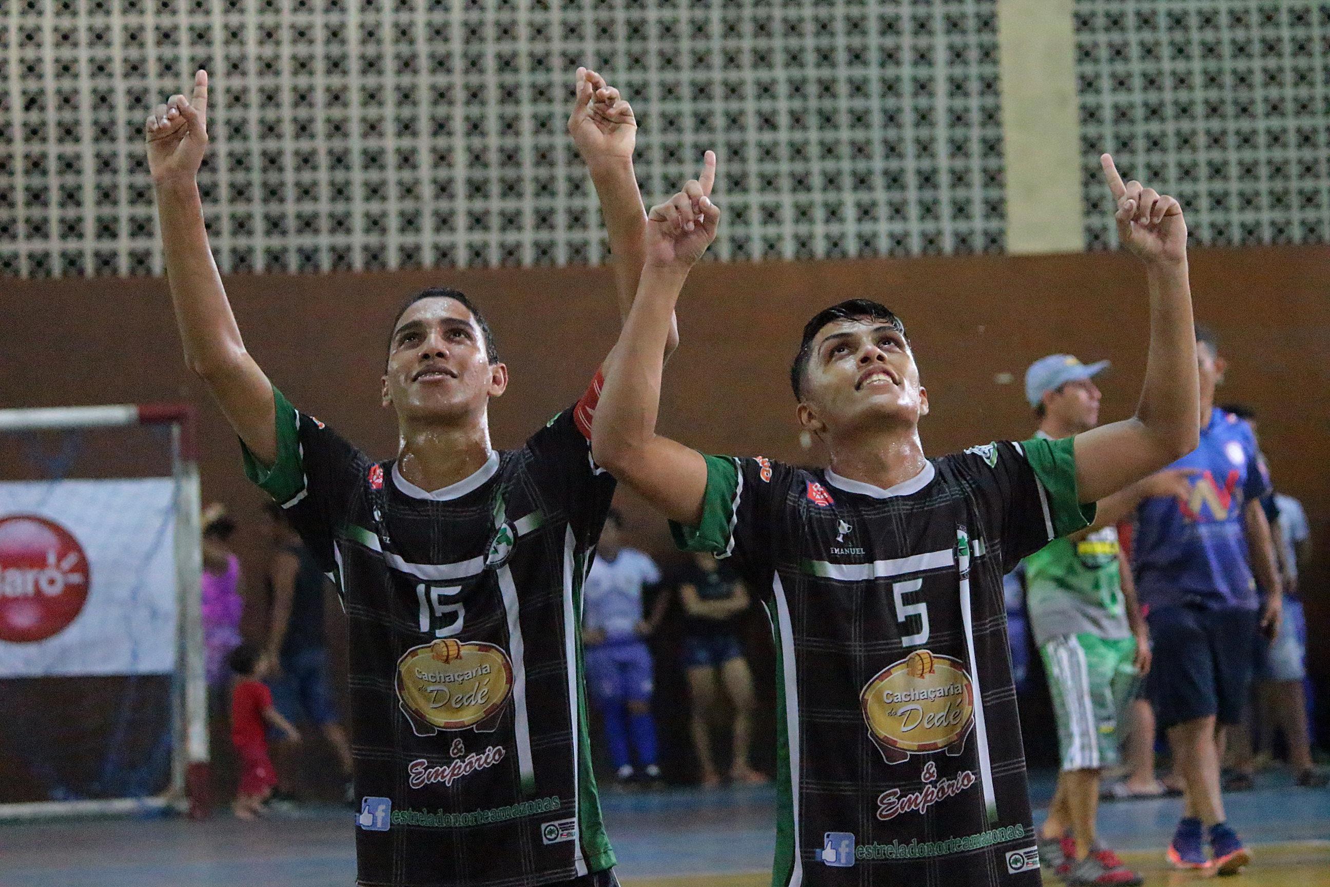 Estrela do Norte e Amigos do Maikon na final da 4ª Copa São Francisco de Futsal  