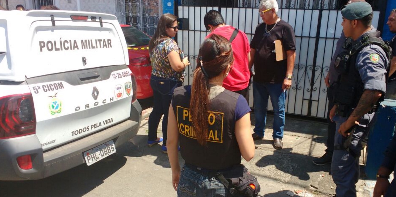 Com vísceras de fora, corpo de idoso é encontrado em Manaus