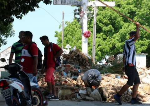 Cemitérios recebem novo serviço de capinação em Manaus 