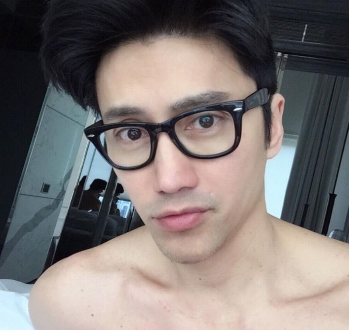 Aos 50 anos, modelo impressiona com aparência superjovem 