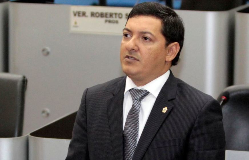 Rebecca escolhe vereador Felipe Souza para ser vice na chapa