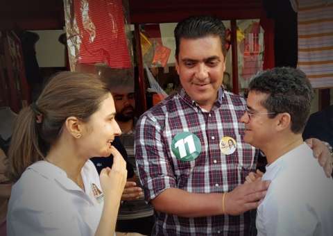 Rebecca anuncia novo vice, mas lei eleitoral impede substituição