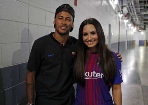 Neymar e Demi Lovato são flagrados em show nos EUA