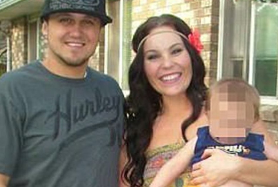 Bebê nasce viciada em heroína após pais utilizarem a droga na gravidez 