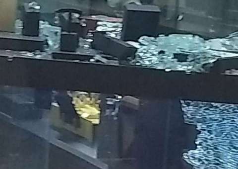 Assalto no Shopping Manauara repercute na web e é um dos principais assuntos do momento