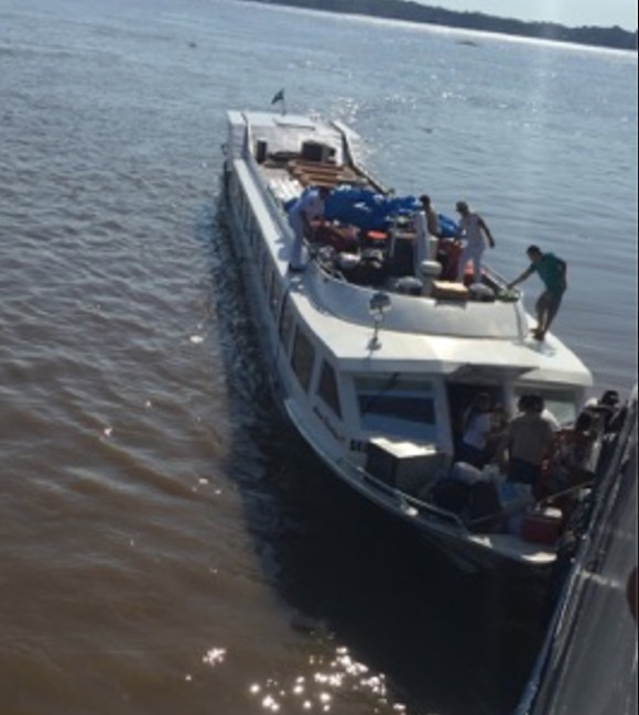 Embarcação sofre pane e fica à deriva com mais de 230 pessoas no rio Amazonas  