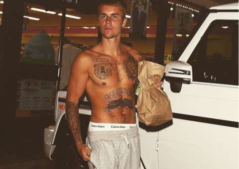 Justin Bieber atropela paparazzo ao sair de igreja nos EUA