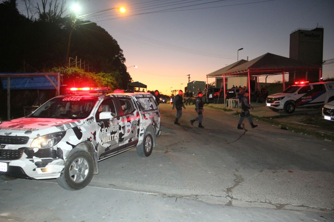 Exército e polícia fazem revista surpresa em presídios de Manaus nesta sexta-feira 