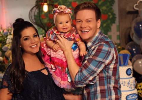 Michel Teló e Thais Fersoza mostram momento fofo entre os filhos