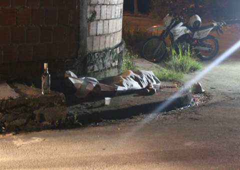 Homem é assassinado com vários tiros por grupo misterioso em Manaus