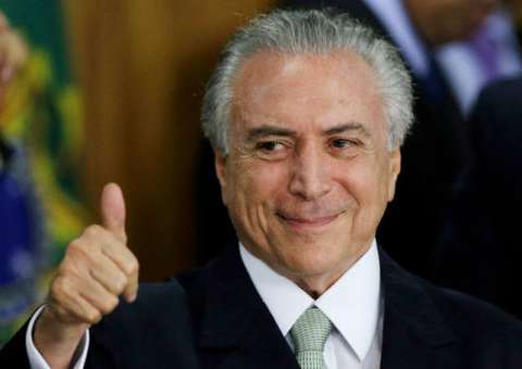 Governo vai antecipar metade do 13º salário em agosto