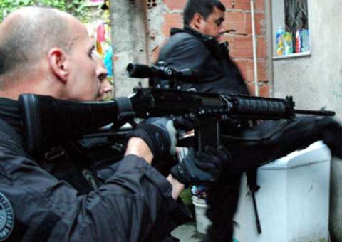 Polícia não precisa de mandado para  apreender drogas dentro de casa 