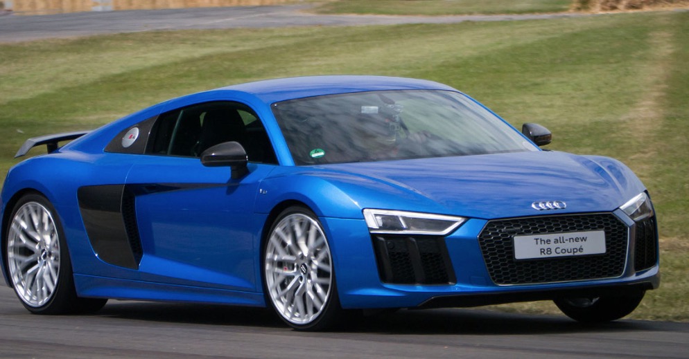 Shopping em Manaus recebe exposição de carros superesportivos de luxo