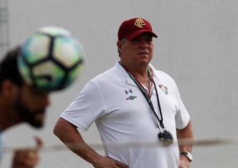  Morre filho de Abel Braga, técnico do Fluminense    