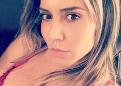 Aberta, Mulher Melão posta foto de nu frontal