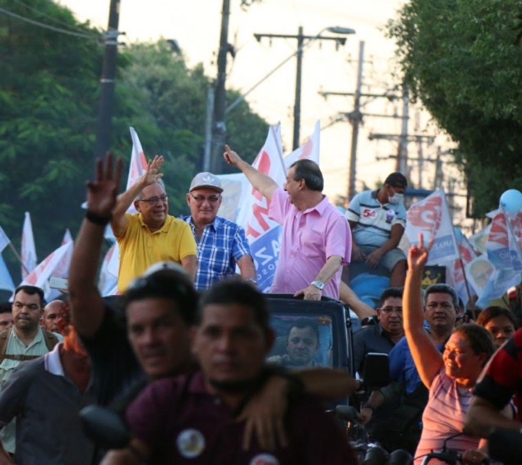 Em reta final de campanha, Amazonino visita Itacoatiara e reafirma compromisso com população