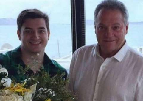    'Vivia a melhor fase de sua vida', diz Abel Braga sobre o filho em velório