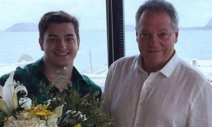    'Vivia a melhor fase de sua vida', diz Abel Braga sobre o filho em velório