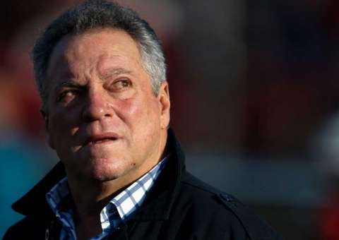 Filho de Abel Braga caiu do apartamento enquanto tomava banho