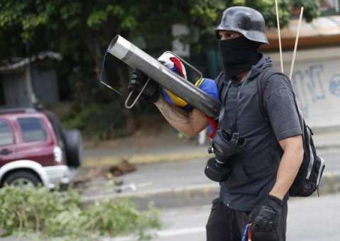 Votação para Assembleia Constituinte da Venezuela começa com candidato morto