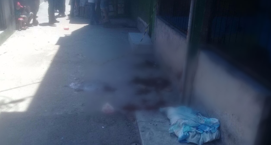 Em possível acerto de contas, homem é assassinado com tiros e facadas em Manaus