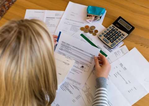 Governo vai devolver R$ 1,1 bilhão a consumidores por cobrança indevida em contas de energia