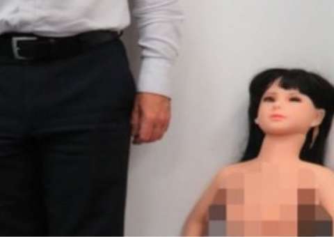 Bonecas sexuais infantis são confiscadas: 'obscena'