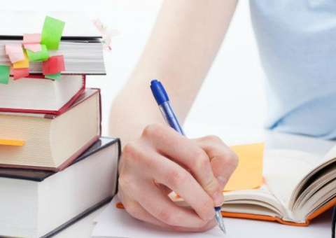 Programa Educações abre seleção para 7,3 mil bolsas de estudo no AM