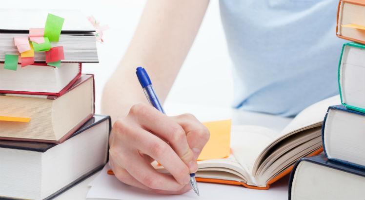 Programa Educações abre seleção para 7,3 mil bolsas de estudo no AM