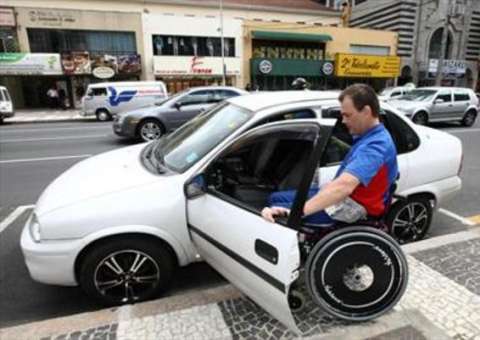 Detran lança cartilha sobre veículos adaptados para pessoas com deficiência no Amazonas