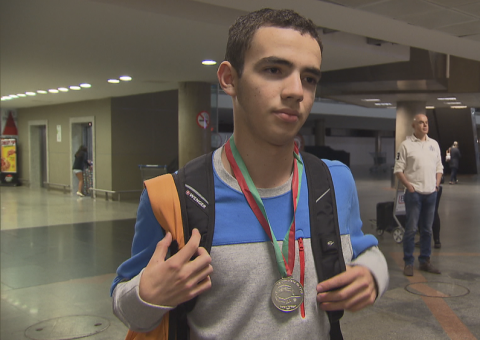 Brasileiro ganha ouro e prata em olimpíada de matemática no exterior