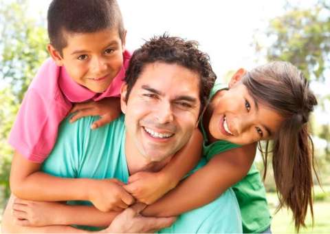 Paizão da Hora: Shopping em Manaus presenteia pais com relógio