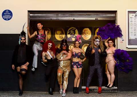 Rival Rebolado: Diretor promove oficina com profissionais do sexo, travestis e artistas LGBT em Manaus 