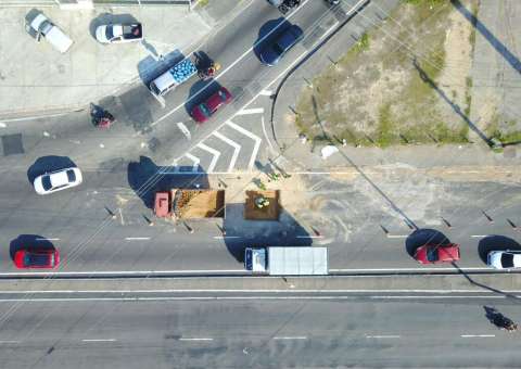 Em Manaus, obra na avenida Cosme Ferreira deixa trânsito complicado