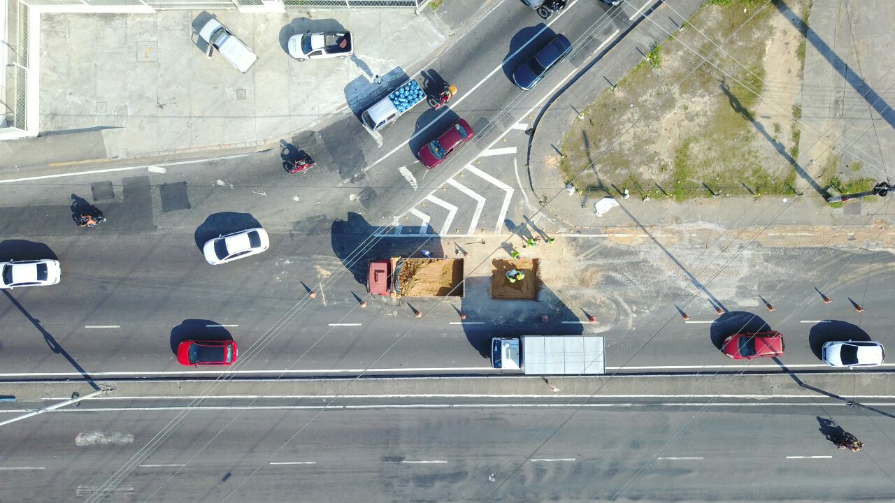 Em Manaus, obra na avenida Cosme Ferreira deixa trânsito complicado