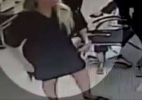 Loira sai de salão de beleza sem pagar após ‘gastar’ R$2,6 mil 