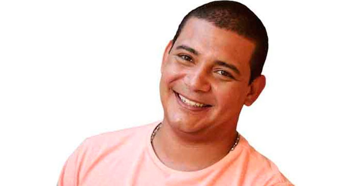 Juninho Thybau é a atração do Pagode do Coronel nesta sexta