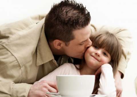 Ação Social presenteia pais com mini ensaio fotográfico