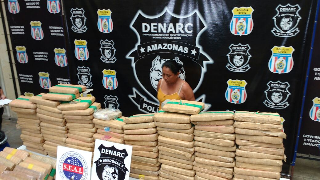 Em Manaus, polícia desmantela laboratório de drogas e apreende carga avaliada em R$ 700 mil