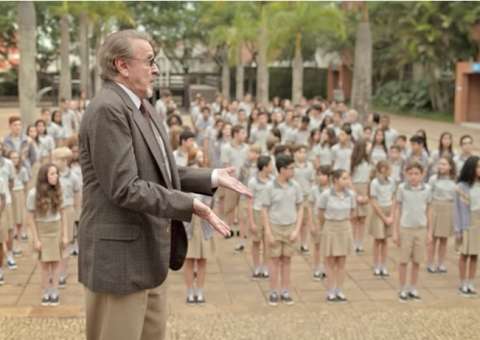 Danilo Gentili ensina ‘Como se Tornar o Pior Aluno da Escola’ em trailer de comédia