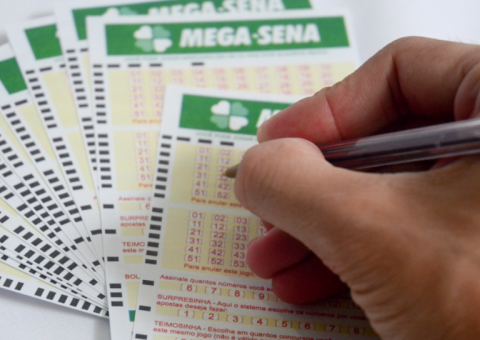 Mega-Sena: 32 apostadores acertam a quina e vão ganhar R$ 48 mil