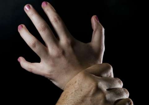 Adolescente de 14 anos é estuprada em ônibus quando voltava para casa 