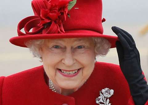  Aos 91 anos Rainha Elizabeth bebe 4 drinks por dia