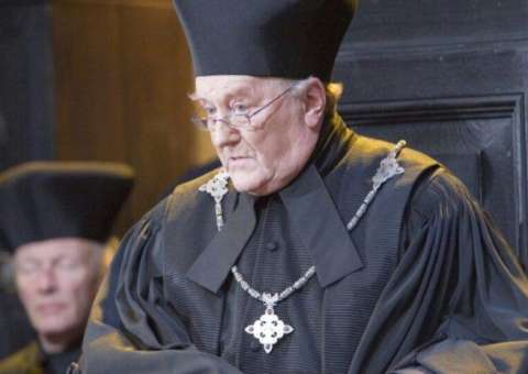 Robert Hardy ator de Harry Potter morre aos 91 anos