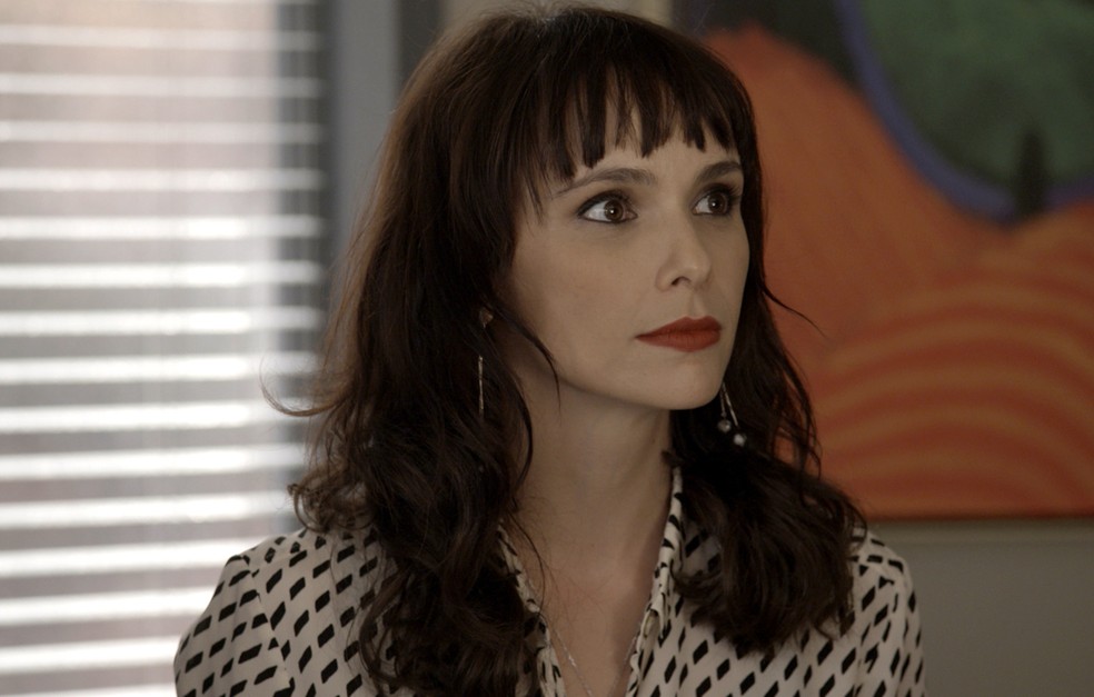 ‘A Força do Querer’: Passado de Irene virá à tona após ela ser reconhecida como assassina