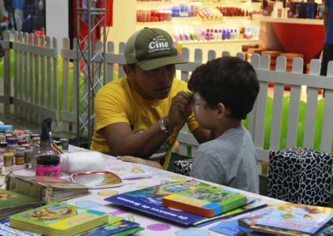 Programação especial para crianças arrecada doações para instituição de caridade em Manaus