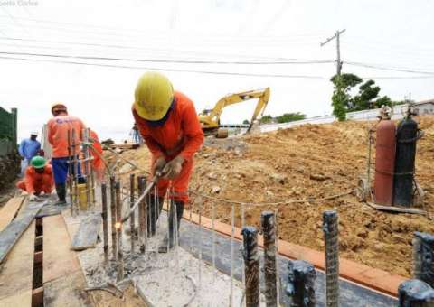 Obra na Av. das Flores muda trânsito na zona Norte de Manaus a partir desta sexta