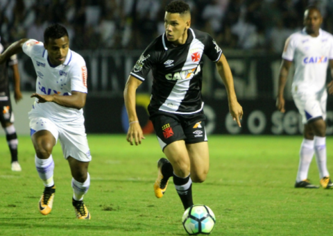 Em noite desastrosa, Vasco perde para o Cruzeiro 
