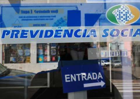 Após vitória, governo volta às contas para aprovar reforma da Previdência 